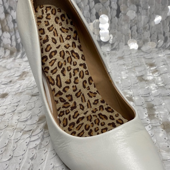 Steve Madden “Sole Mates” - Picture 10 of 13